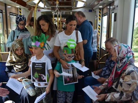 İzmir Metro yolcularına "Orman İzmir" daveti