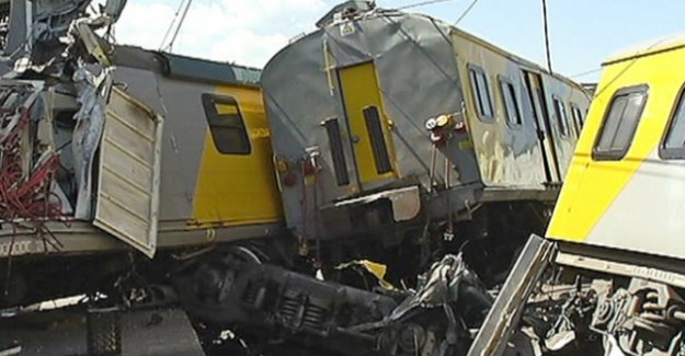 G. Afrika'da tren kazası: 1 ölü, 100'den fazla yaralı