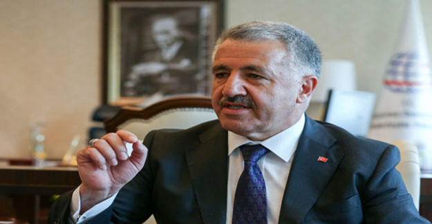 Ulaştırma Bakanı Ahmet Arslan, Ankara YHT Garı'nda incelemelerde bulundu
