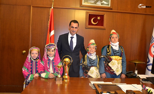 Balıkesir Halk Oyunları Ekibi, TCDD 3. Bölge Müdürü Koçbay’ı Ziyaret Etti