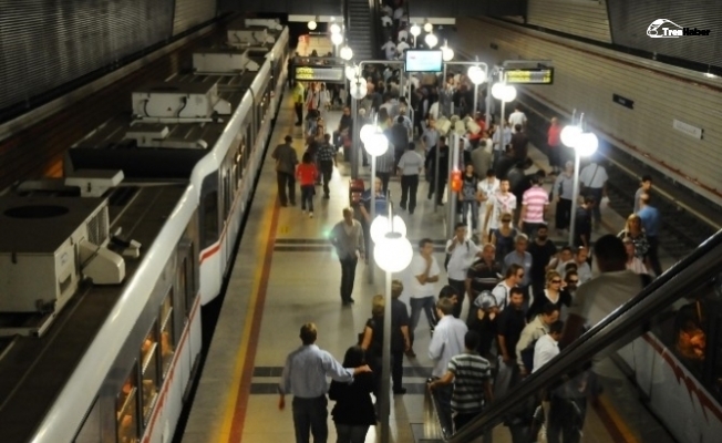İzmir'de Metro Seferlerine AÖF Sınavı Düzenlemesi