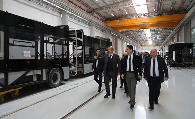 ATO Başkanı, Bozankaya'nın yerli metro araçlarını inceledi