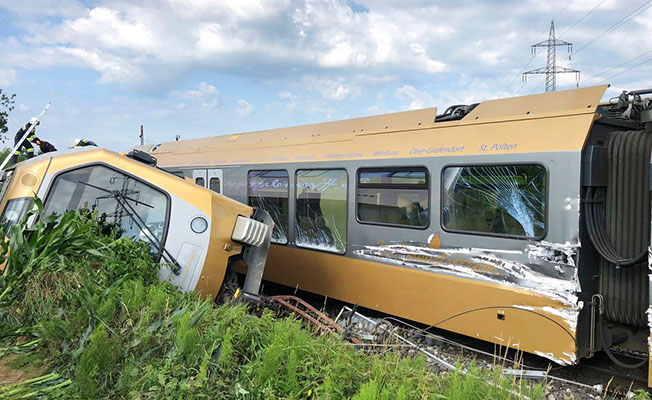 Avusturya'da Tren Kazası! 26 Yaralı