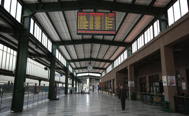 Trenler Ankara Gar’a Geri Döndü