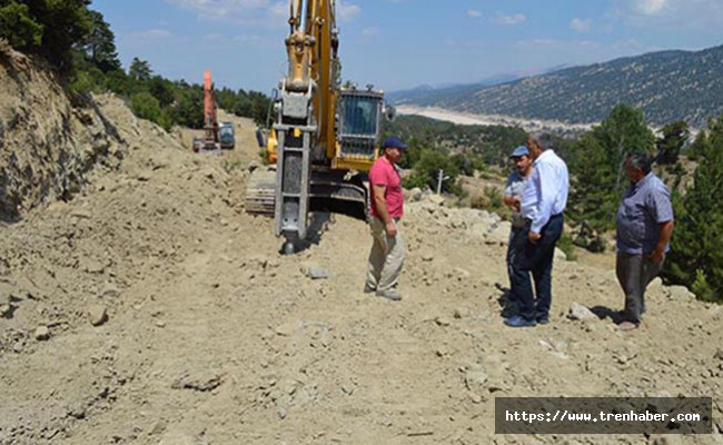 Antalya Kaş'ta yeni yol açma çalışmaları devam ediyor