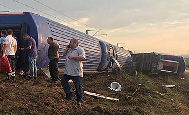Büyükşehir'den Çorlu'daki Tren Kazasına Kurtarma Ekibi