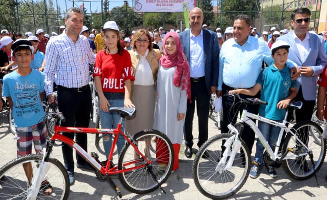 Okul Birincilerine Bisiklet Ödülü