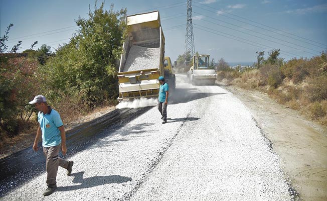 Alanya Belediyesi’nin asfalt seferberliği aralıksız sürüyor