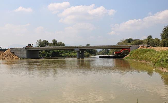 Arifiye’de 65 Metrelik Yeni Köprü Açılışa Gün Sayıyor