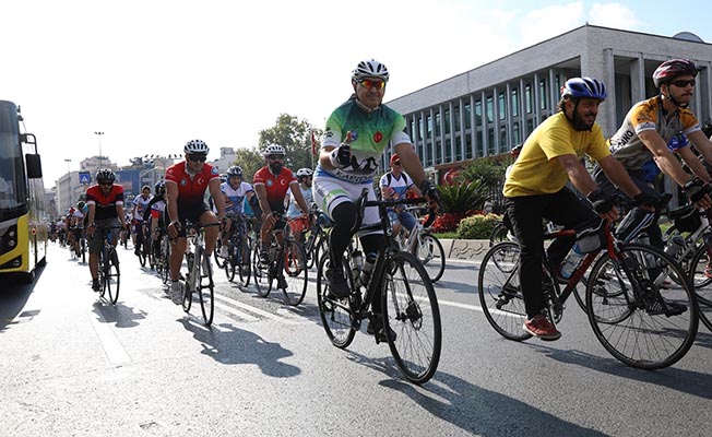 İBB’nin Desteğiyle 500 Bisikletli 42 Km Pedal Çevirdi!