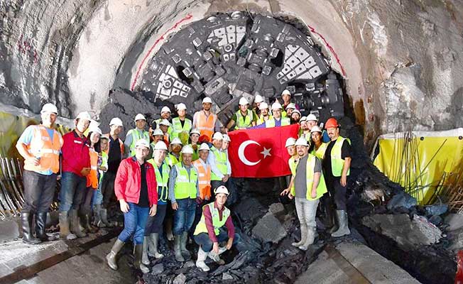 İzmir Narlıdere Metrosu’nda iki istasyon birleşti