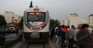 Aydın Efeler'de Trenin Çarptığı Şahıs Hayatını Kaybetti