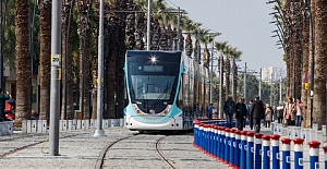 Karşıyaka tramvayını günde 15 bin kişi kullanıyor