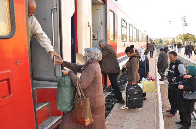 Yozgat-ta yolcu treninde supheli canta ihbari