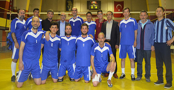 TCDD Sivas 4. Bölge Müdürlüğü Voleybol takımı turnuvada birinci oldu